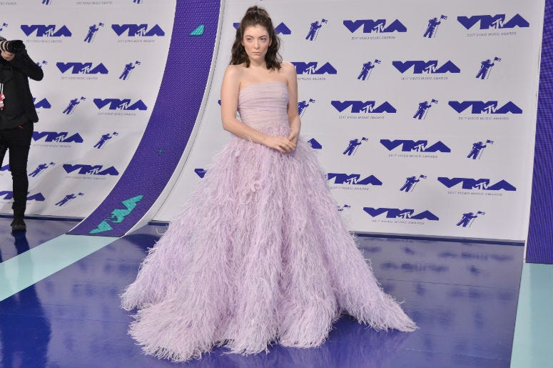 Lorde at the 2017 MTV Video Music Awards held at The Forum on August 27, 2017 in Inglewood, CA Lorde at the 2017 MTV Video Music Awards held at The Forum on August 27, 2017 in Inglewood, CA
