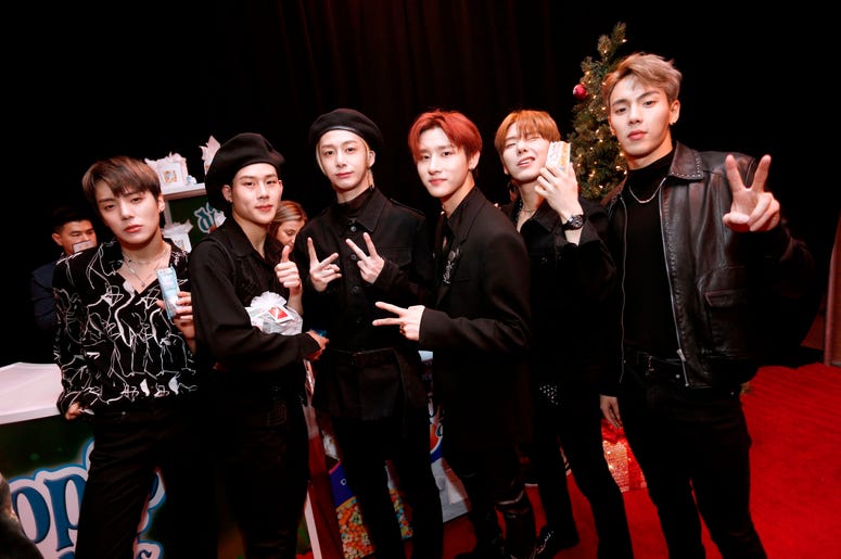 MONSTA X MONSTA X