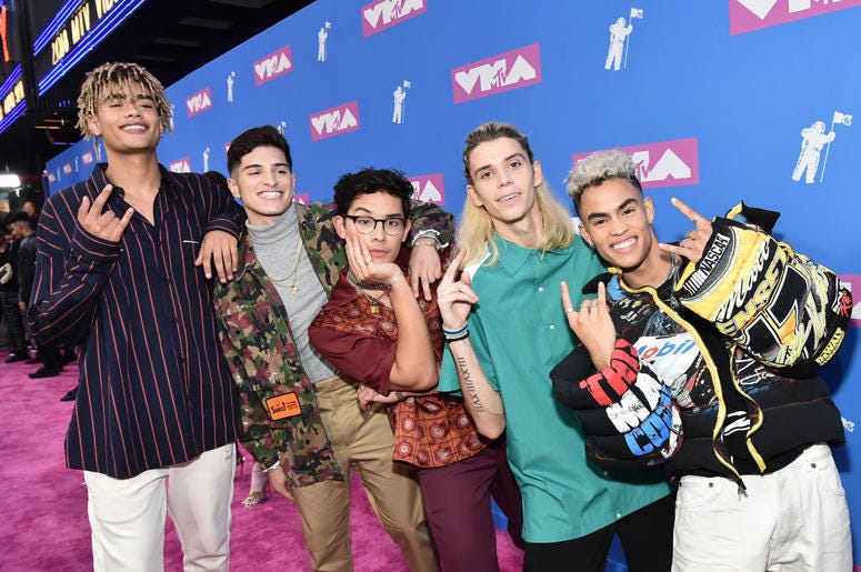 Zion Kuwonu, Nick Mara, Brandon Arreaga, Austin Porter and Edwin Honoret of PRETTYMUCH Zion Kuwonu, Nick Mara, Brandon Arreaga, Austin Porter and Edwin Honoret of PRETTYMUCH