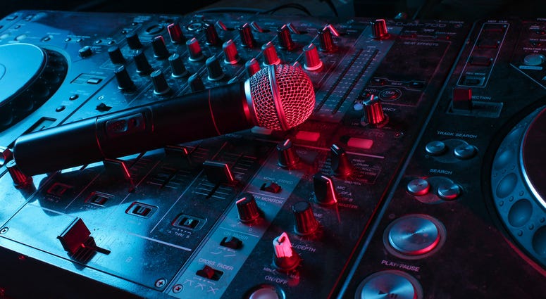 hip-hop-microphone-GettyImages-1141040097.jpg