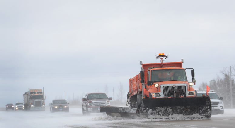 Winter storm complicates holiday return, back-to-work travel Winter storm complicates holiday return, back-to-work travel