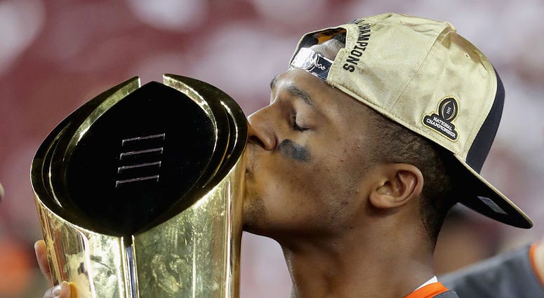 Deshaun-Watson-2017-National-title-game-GettyImages-631426912.jpg