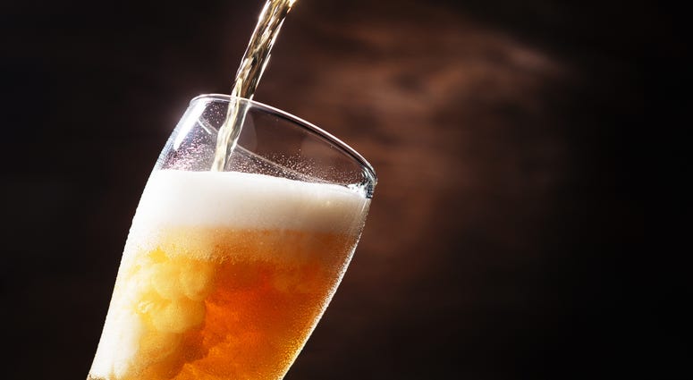 happy-hour-GettyImages-666963714.jpg