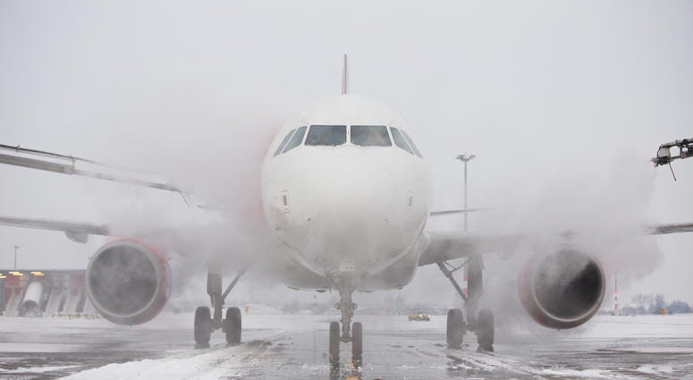 airplane-snow-GettyImages-159005317.jpg