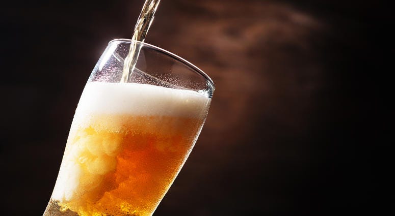 happy-hour-GettyImages-666963714.jpg