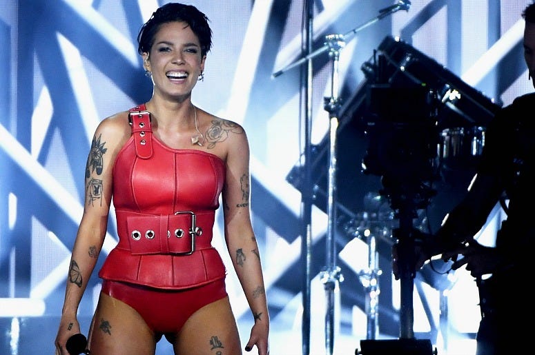 Halsey at the Billboard Music Awards Halsey at the Billboard Music Awards