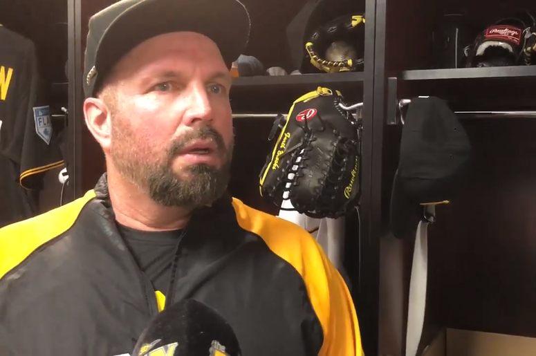 Garth Brooks reports to Spring Training for his Teammates for Kids charity. Garth Brooks reports to Spring Training for his Teammates for Kids charity.
