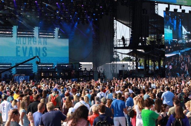 Morgan Evans at LakeShake by Kristy Vicari Photography Morgan Evans at LakeShake by Kristy Vicari Photography