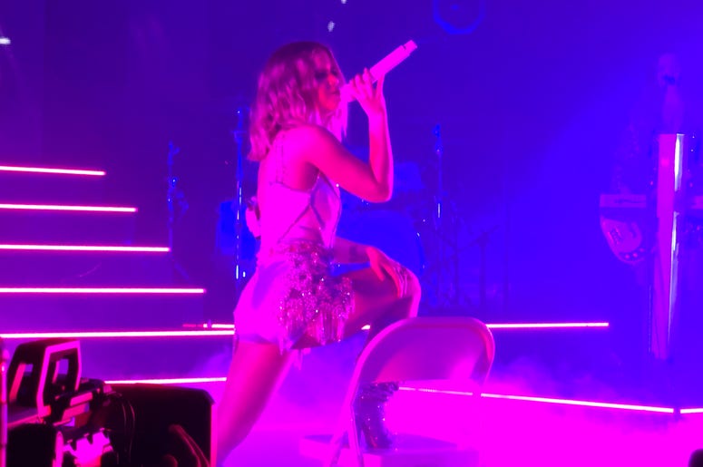 Maren Morris kicks off her GIRL World Tour in Chicago Maren Morris kicks off her GIRL World Tour in Chicago