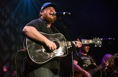 Luke Combs, Acoustic, Song, Lovin' On You, Single, Live, Performance
