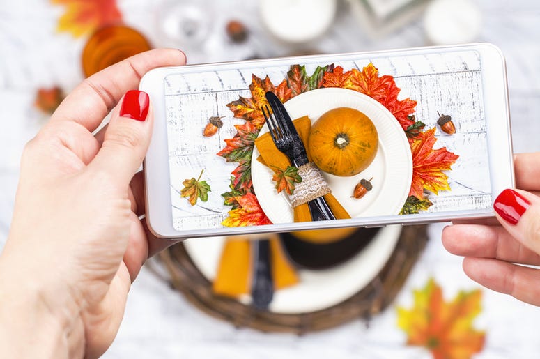 iPhone Thanksgiving Table iPhone Thanksgiving Table