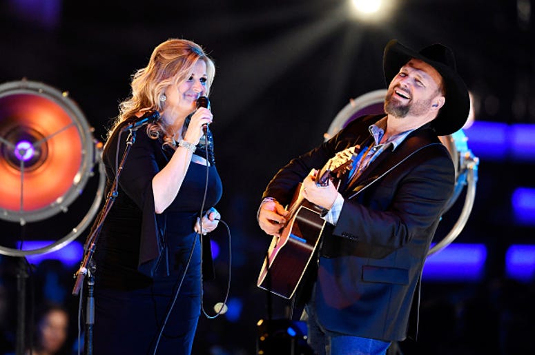 Garth Brooks, Trisha Yearwood, Facebook Live, Cover, Shallow