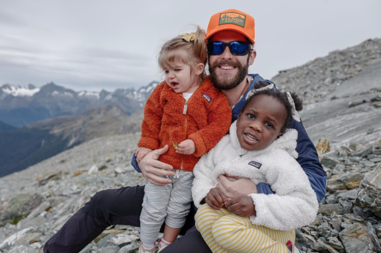 Ada James, Thomas Rhett Akins & Willa Gray Ada James, Thomas Rhett Akins & Willa Gray