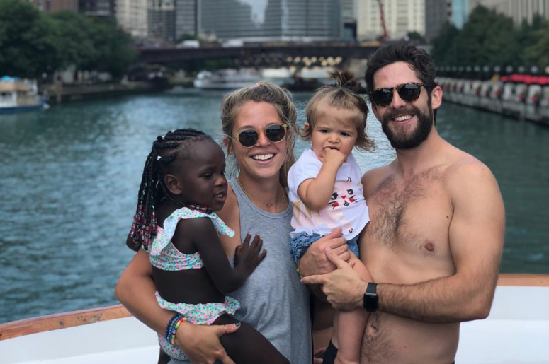Willa Gray, Lauren Akins, Ada James & Thomas Rhett Akins in Chicago Willa Gray, Lauren Akins, Ada James & Thomas Rhett Akins in Chicago