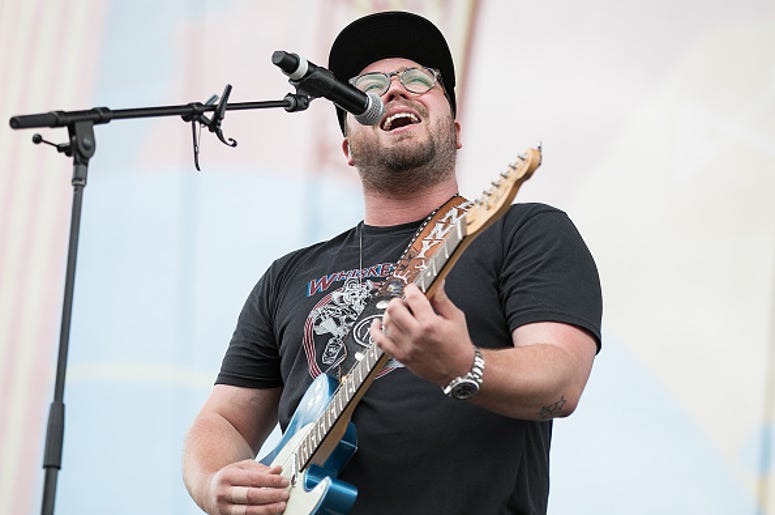 Mitchell Tenpenny, New Song, Broken Up