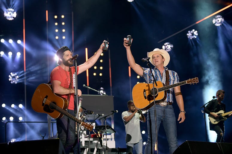 Thomas Rhett, Jon Pardi, Music Video, Beer, Beach, Sunshine
