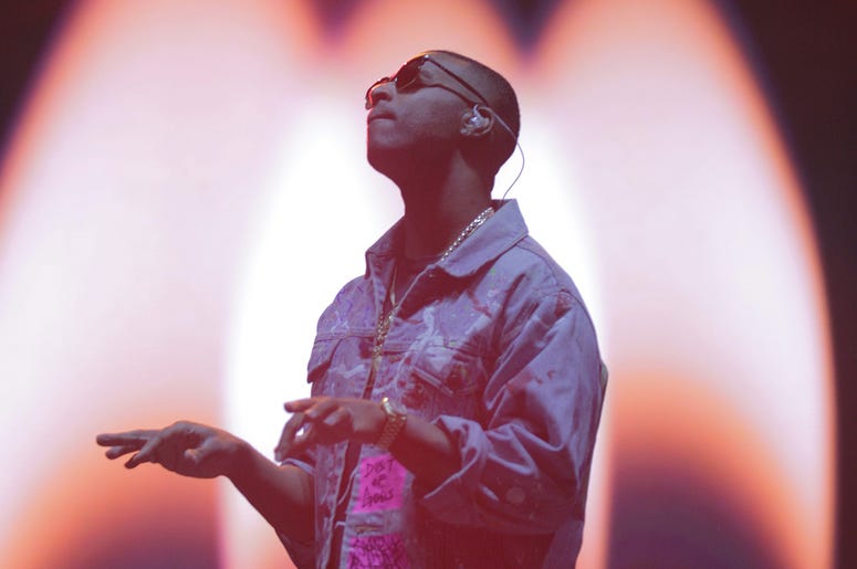 DVSN performing at V-103 Winterfest 2018 DVSN performing at V-103 Winterfest 2018