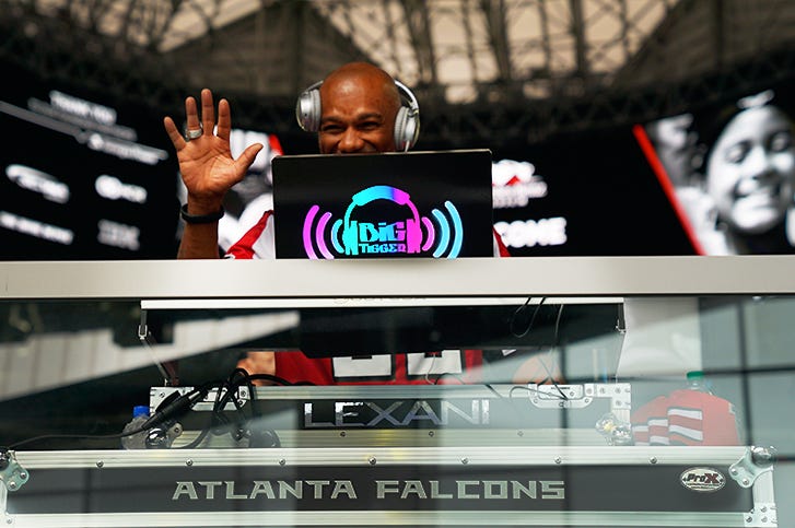 Big Tigger At The Falcons VS Cardinals Game December 16th 2018 Big Tigger At The Falcons VS Cardinals Game December 16th 2018