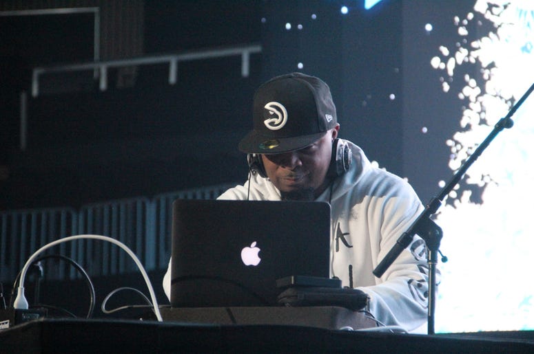 Dj Jelly on stage at V-103 Winterfest 2018 Dj Jelly on stage at V-103 Winterfest 2018