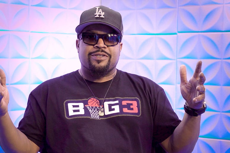 Ice Cube visits V-103 in Atlanta Ice Cube visits V-103 in Atlanta
