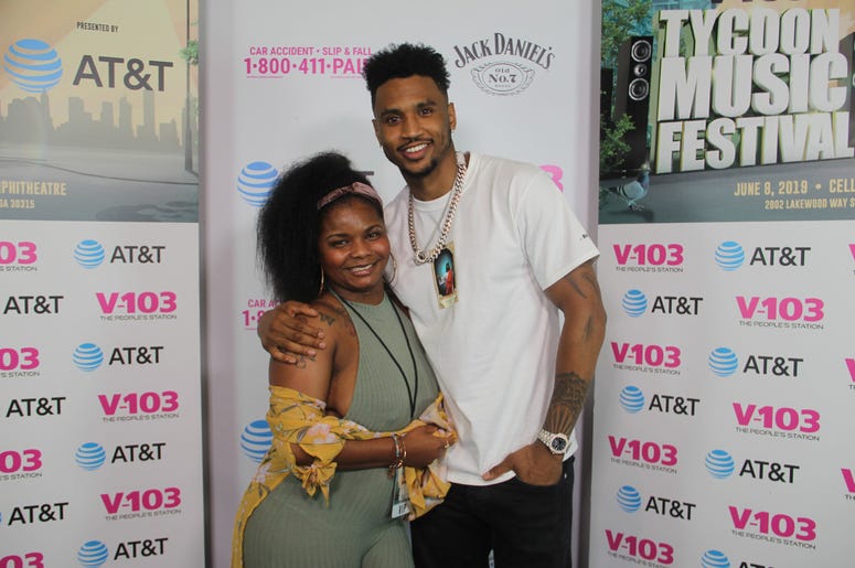 Trey Songz takes a photo with fans Trey Songz takes a photo with fans