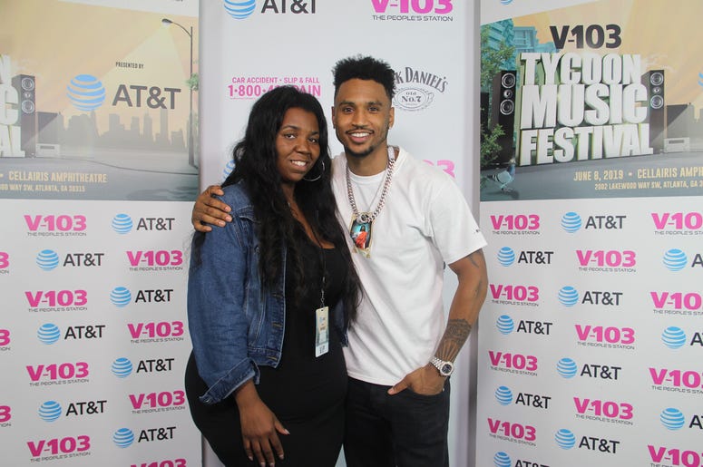 Trey Songz takes a photo with fans Trey Songz takes a photo with fans