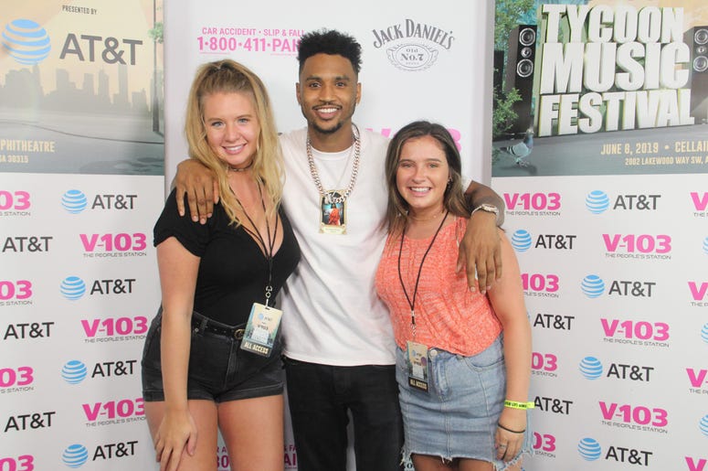 Trey Songz takes a photo with fans Trey Songz takes a photo with fans