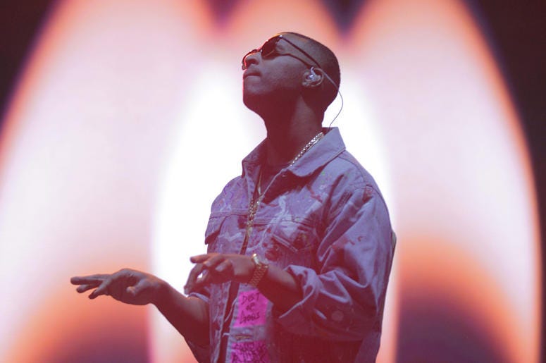 DVSN performing at V-103 Winterfest 2018 DVSN performing at V-103 Winterfest 2018