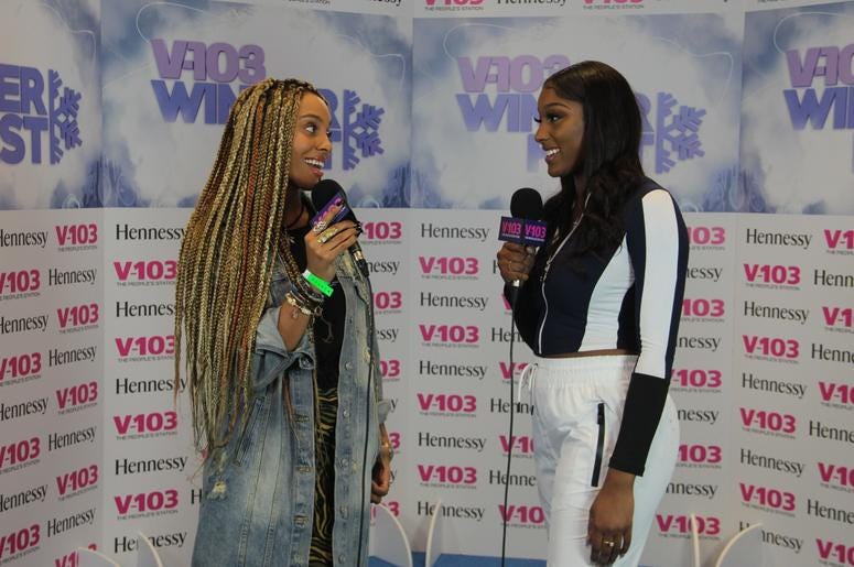 Jade Novah and Liz Smith backstage at V-103 Winterfest 2018 Jade Novah and Liz Smith backstage at V-103 Winterfest 2018