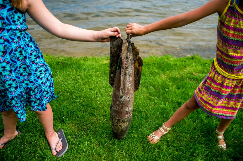 Girls discover World War I practice bomb in Michigan lake Girls discover World War I practice bomb in Michigan lake