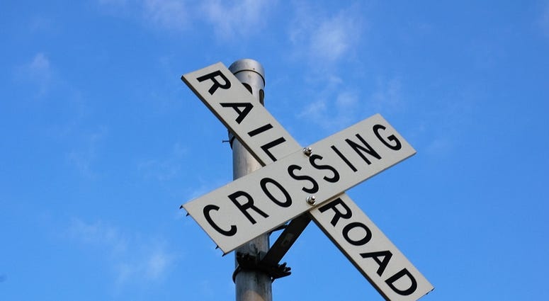 rail road crossing rail road crossing