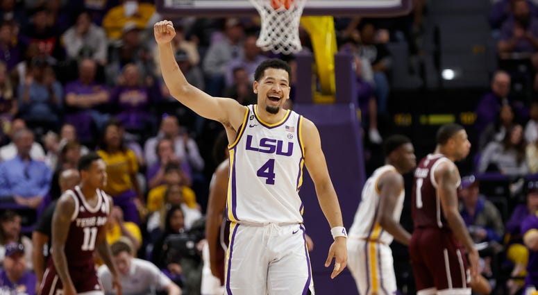 LSU Tigers guard Skylar Mays (4) reacts to a play in the final minute against Texas A&M Aggies during the second half at Maravich Assembly Center.