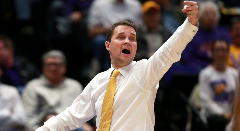 BATON ROUGE , LOUISIANA - FEBRUARY 26: Head coach Will Wade of the LSU Tigers calls a play during the second half of a game against the Texas A&M Aggies at Pete Maravich Assembly Center. LSU won the game 66 - 55. (Photo by Sean Gardner/Getty Images)