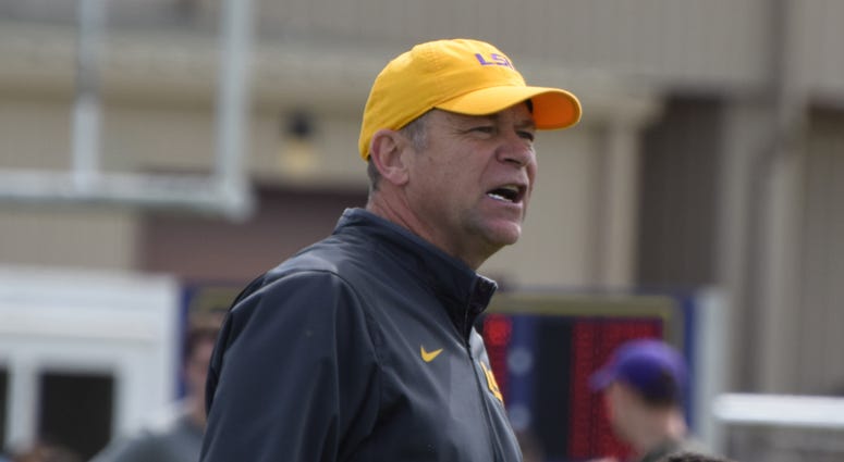Scott Linehan at LSUs Spring practice Saturday.