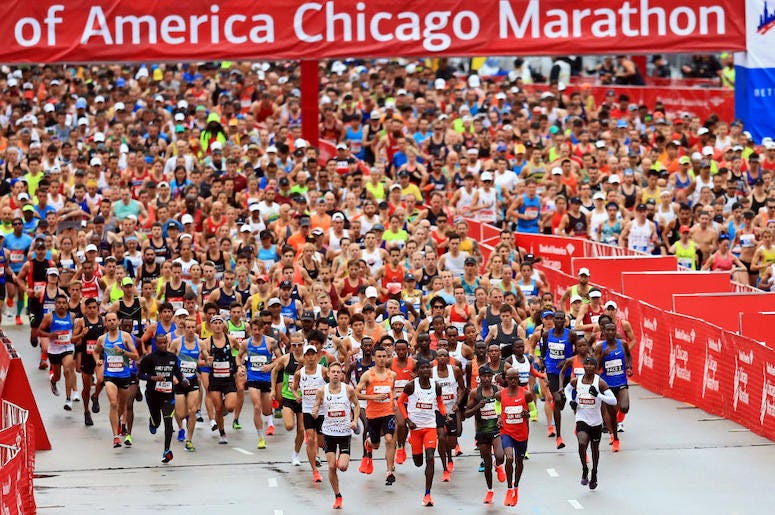 Runners at the beginning of the Chicago Marathon.