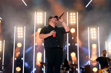 Luke Combs Performs at 2019 CMA Music Festival