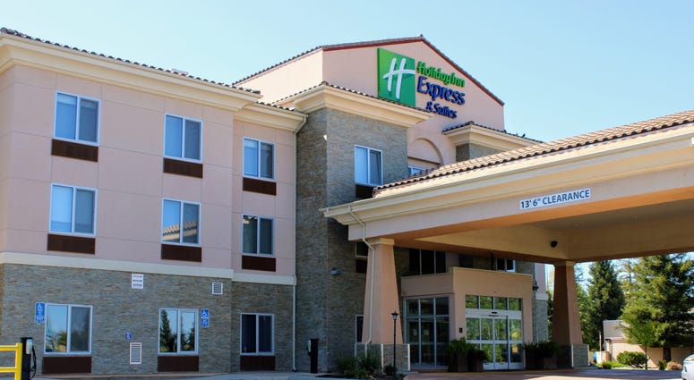 Holiday Inn Express & Suites Holiday Inn Express & Suites