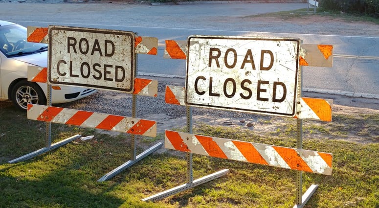 Road Closed sign Road Closed sign