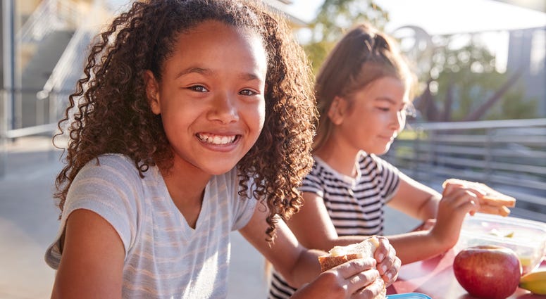 Greenville County School District to continue to provide school meals during COVID-19 shut down Greenville County School District to continue to provide school meals during COVID-19 shutdown