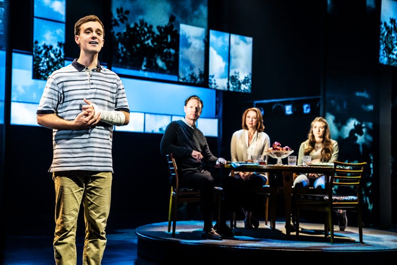 Stephen Christopher Anthony as 'Evan Hansen' and the North American touring company of DEAR EVAN HANSEN. Photo by Matthew Murphy, 2019 Stephen Christopher Anthony as 'Evan Hansen' and the North American touring company of DEAR EVAN HANSEN. Photo by Matthew Murphy, 2019
