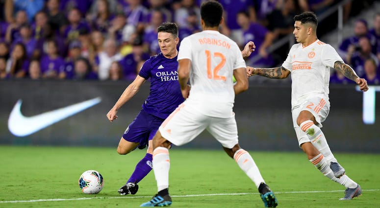 Atlanta United defenders Miles Robinson and Franco Escobar