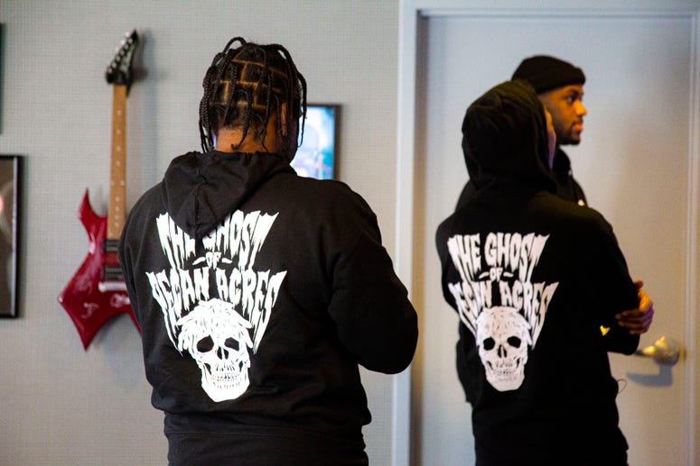 LAVS_HeirWaveMusicGroup_10.jpg